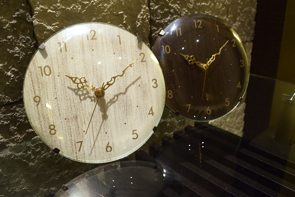 W364WH-RETRO / W364BK-RETRO